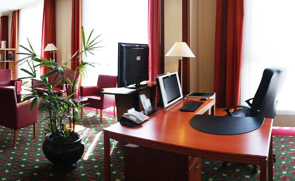 Trip Frankfurt Nordwestzentrum 3*
